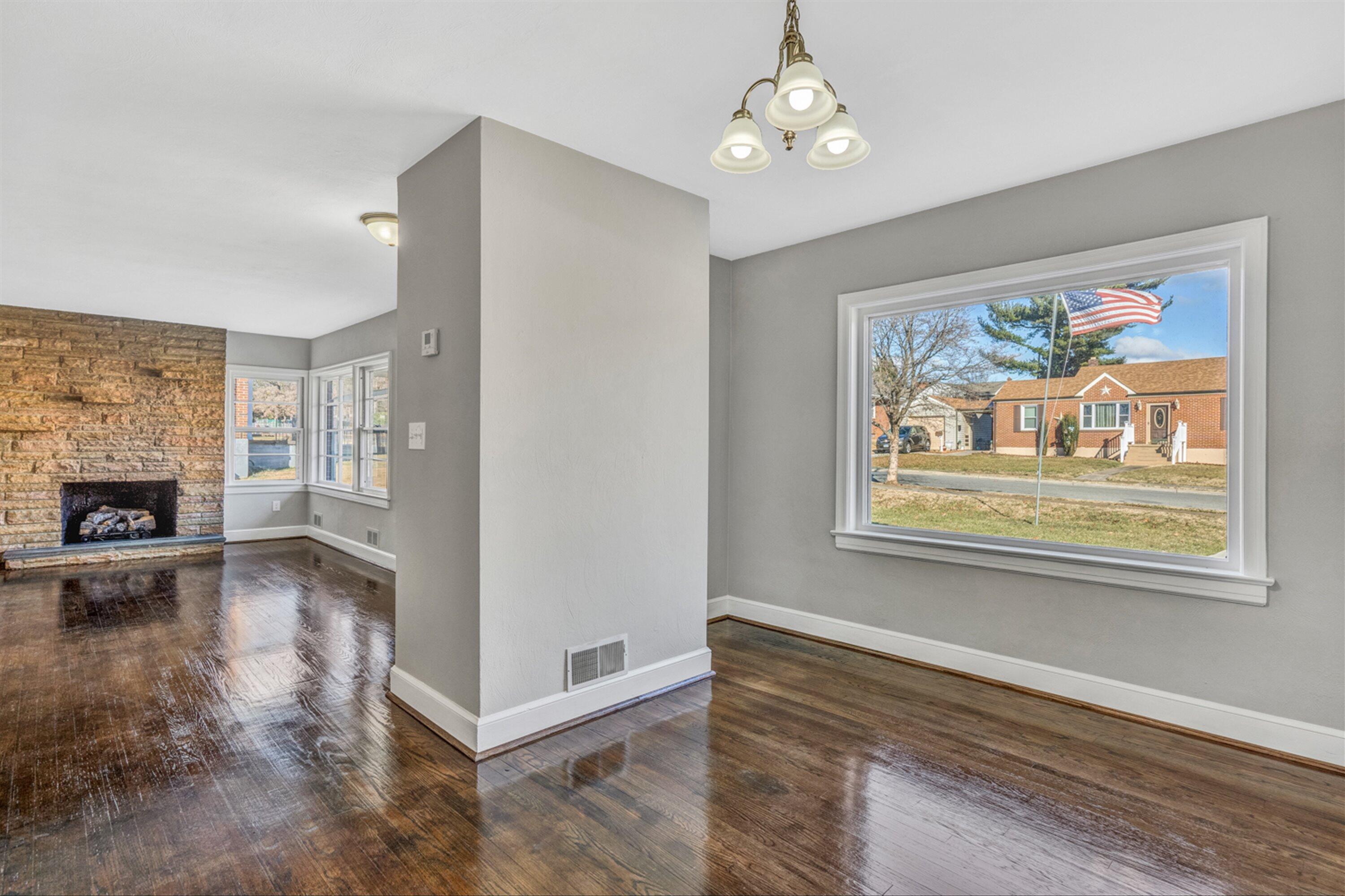 3026 Linwood Road Northwest Roanoke, VA 24017 - Photo 6 of 33 08-DSC1744