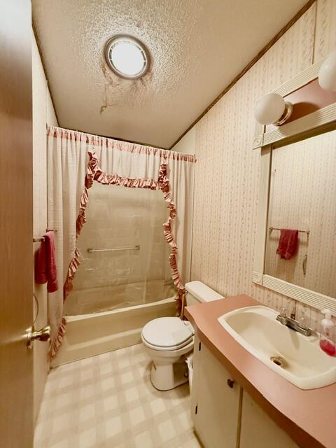 54223 Garrett Road Dowagiac, MI 49047 - Photo 20 of 37 Main Bath