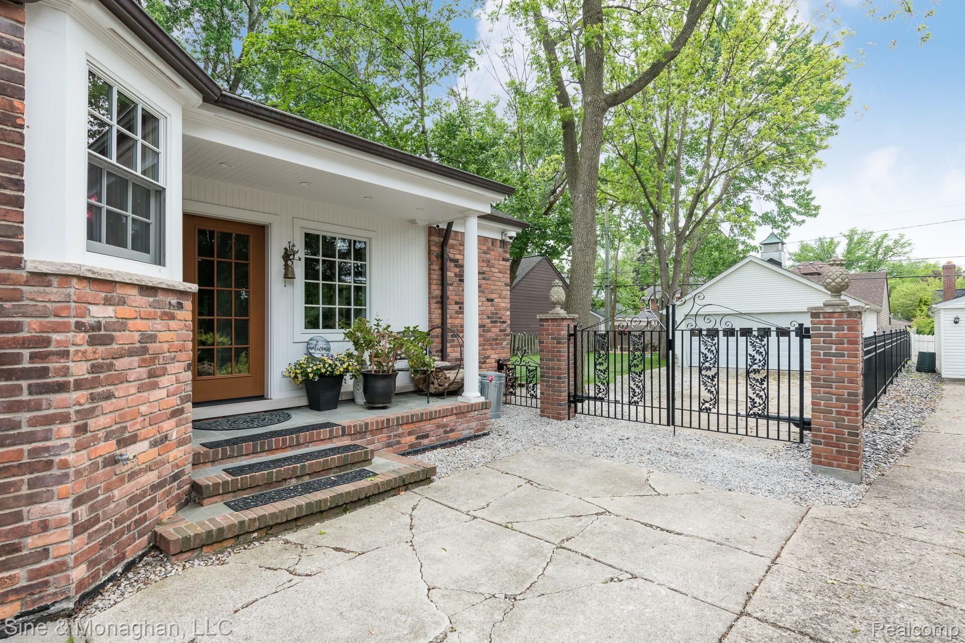 689 Fisher Road Grosse Pointe, MI 48230 - Photo 53 of 58 DSC_1823-Edit.jpg