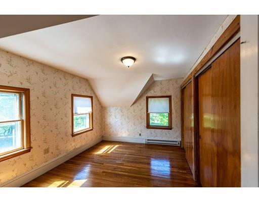 10 Putnam Road Ipswich, MA 01938 - Photo 11 of 19 a view of an empty room and window