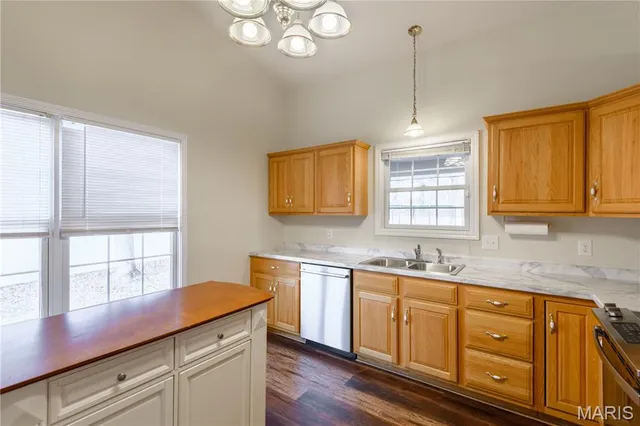 $311,000 | 815 South Suncrest Drive, Hillsboro, MO 63050