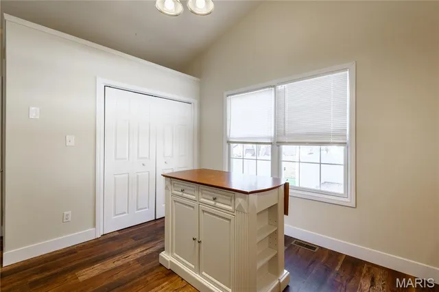 $311,000 | 815 South Suncrest Drive, Hillsboro, MO 63050