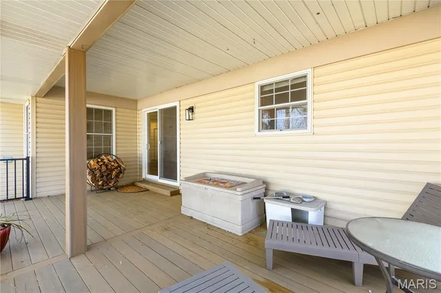 $311,000 | 815 South Suncrest Drive, Hillsboro, MO 63050