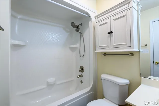 $311,000 | 815 South Suncrest Drive, Hillsboro, MO 63050