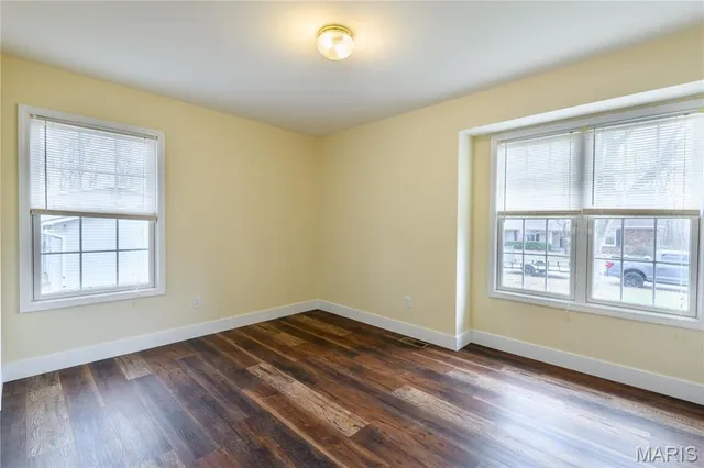 $311,000 | 815 South Suncrest Drive, Hillsboro, MO 63050