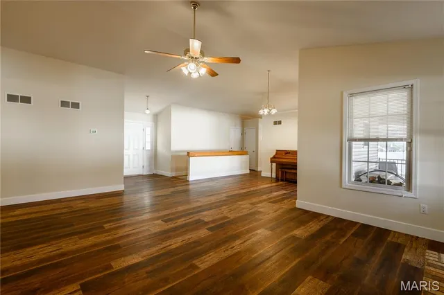 $311,000 | 815 South Suncrest Drive, Hillsboro, MO 63050