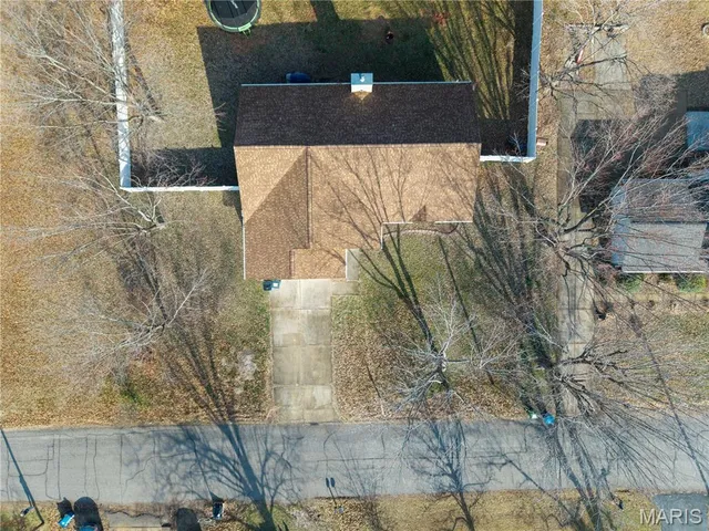 $311,000 | 815 South Suncrest Drive, Hillsboro, MO 63050