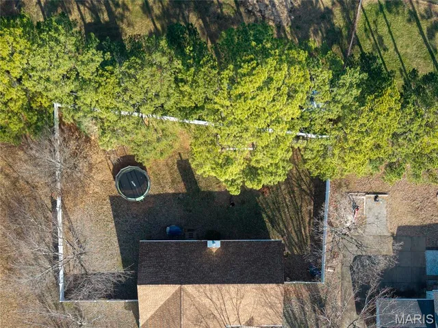 $311,000 | 815 South Suncrest Drive, Hillsboro, MO 63050