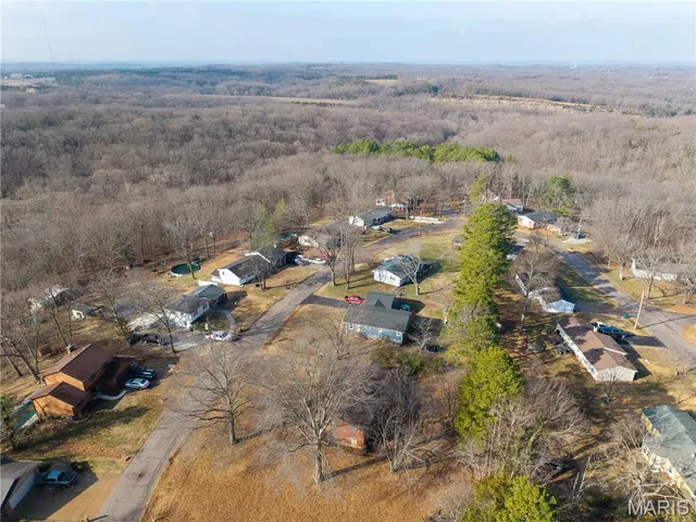 $311,000 | 815 South Suncrest Drive, Hillsboro, MO 63050