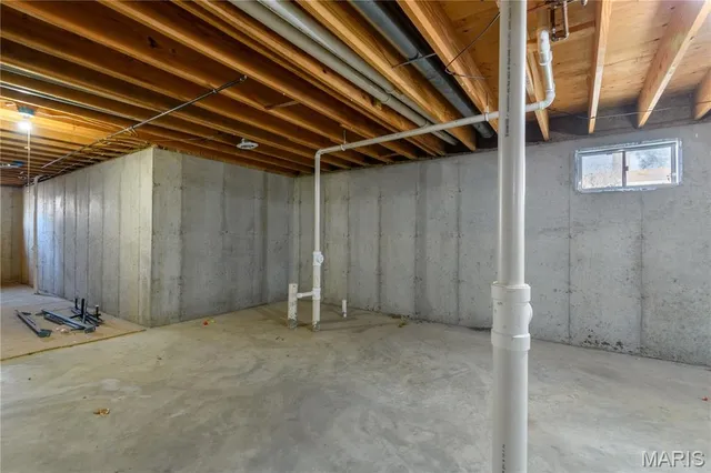 $311,000 | 815 South Suncrest Drive, Hillsboro, MO 63050