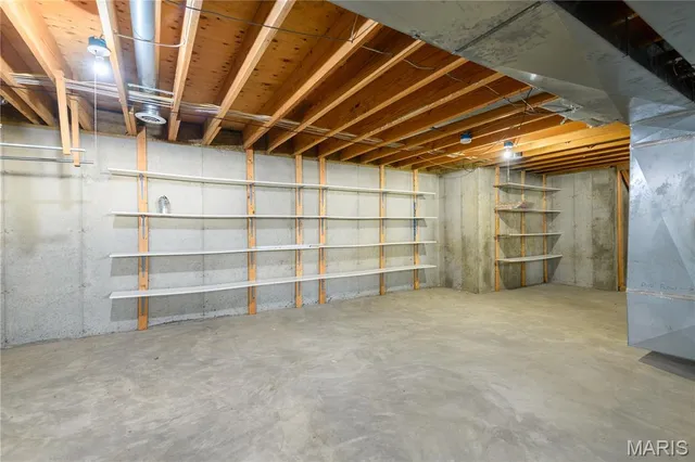 $311,000 | 815 South Suncrest Drive, Hillsboro, MO 63050