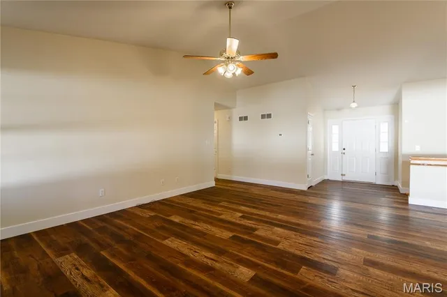 $311,000 | 815 South Suncrest Drive, Hillsboro, MO 63050