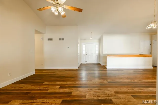 $311,000 | 815 South Suncrest Drive, Hillsboro, MO 63050