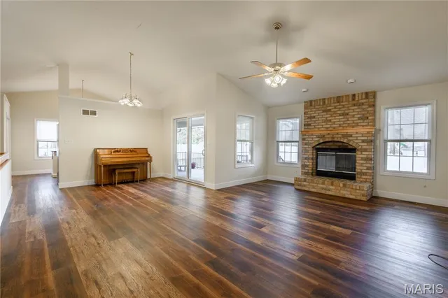 $311,000 | 815 South Suncrest Drive, Hillsboro, MO 63050