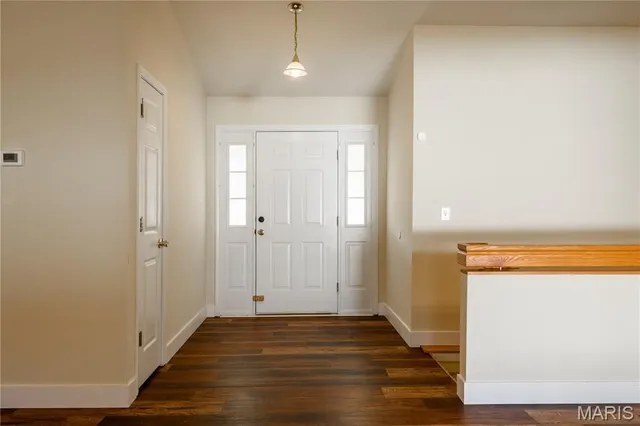 $311,000 | 815 South Suncrest Drive, Hillsboro, MO 63050