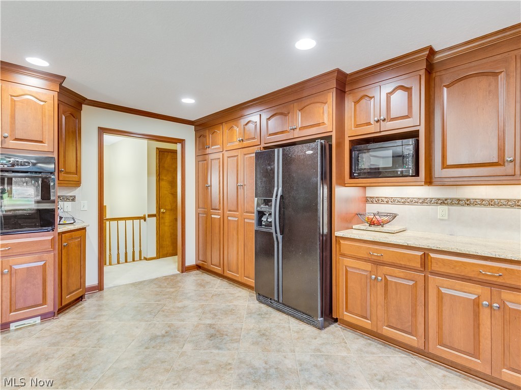 2221 Lansinger Road Mogadore, OH 44260 - Photo 11 of 32 Gallery Image 11