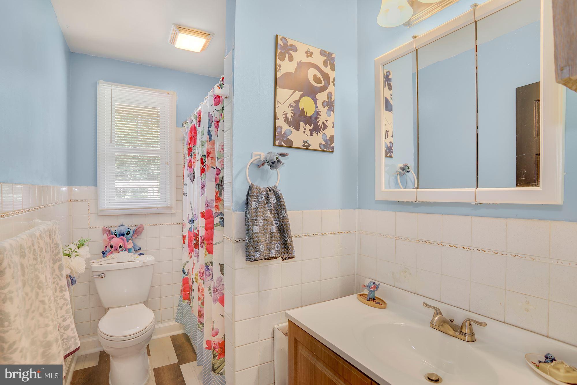 33 Battles Road Williamstown, NJ 08094 - Photo 8 of 26 Full Bathroom