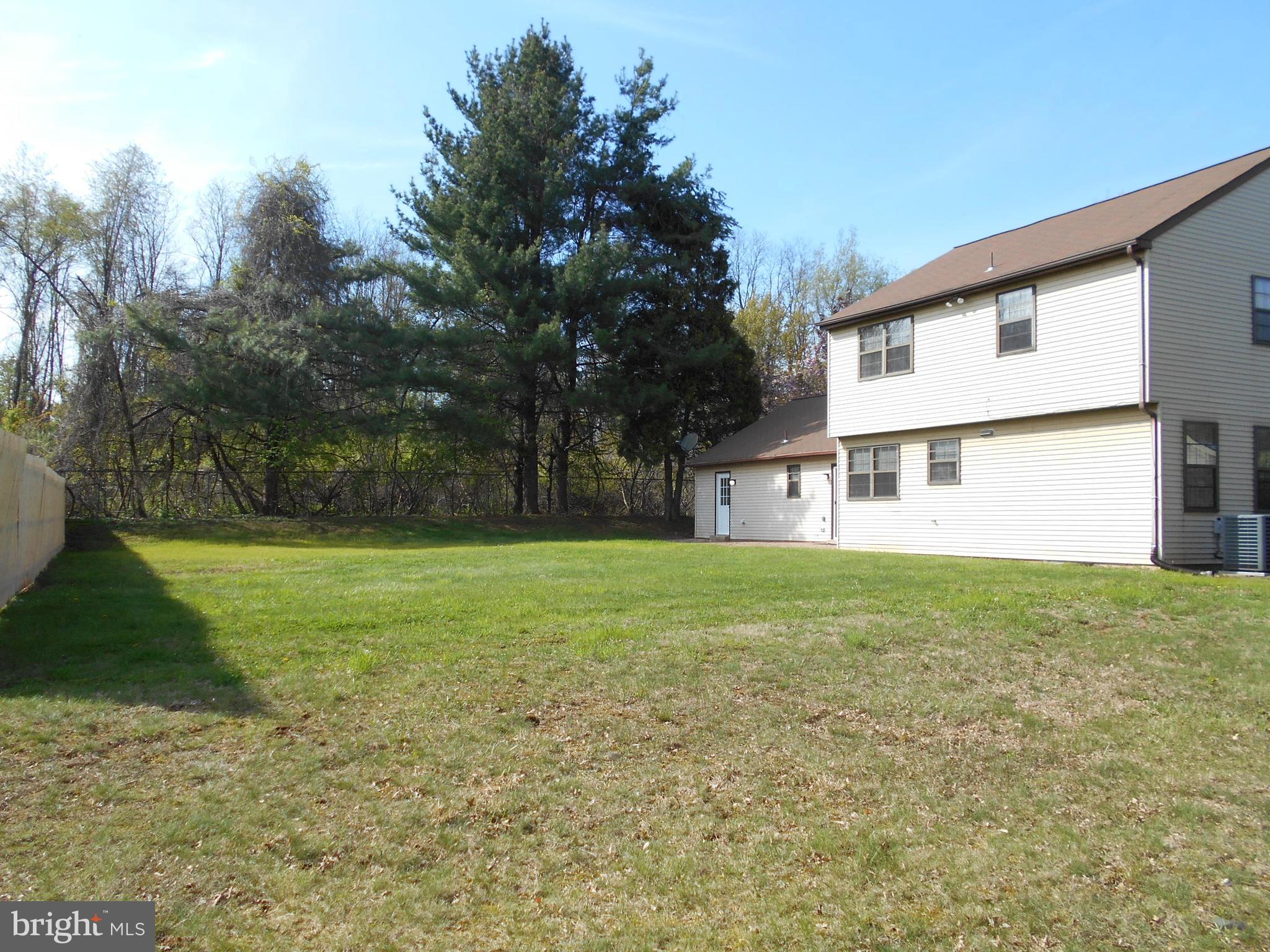 1760 Whitebriar Road Southampton, PA 18966 - Photo 4 of 24 Gallery Image 4