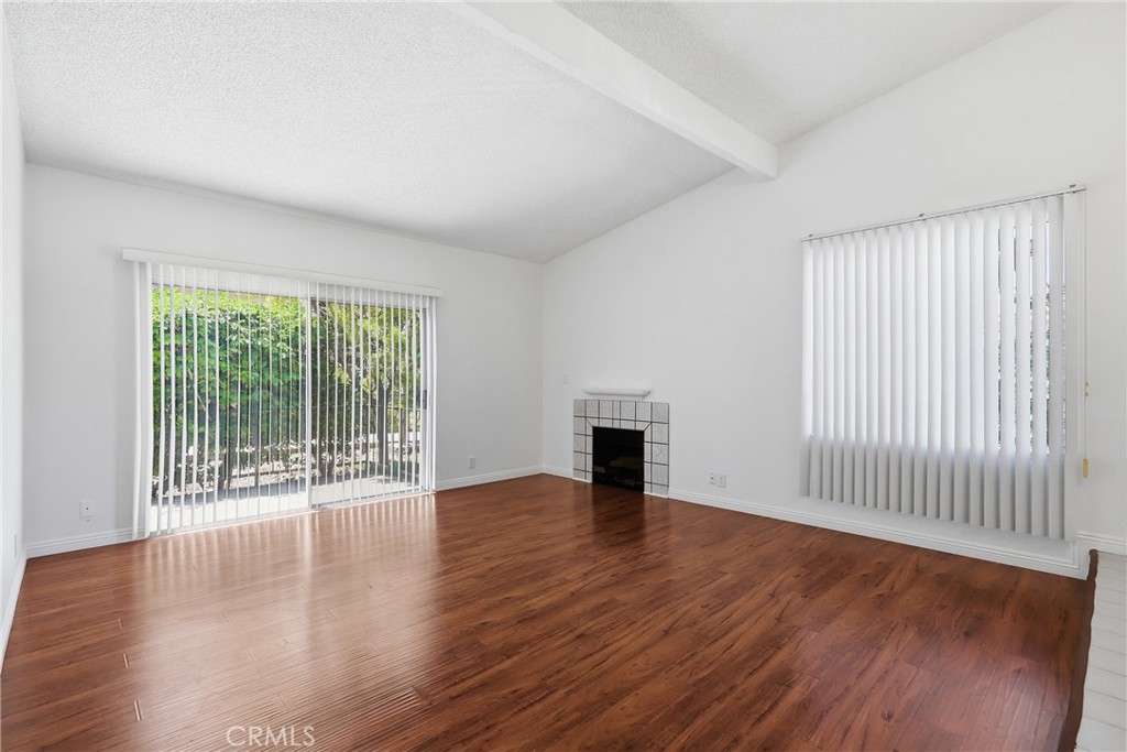 28301 Ridgefalls Court Rancho Palos Verdes, CA 90275 - Photo 6 of 39 Living room