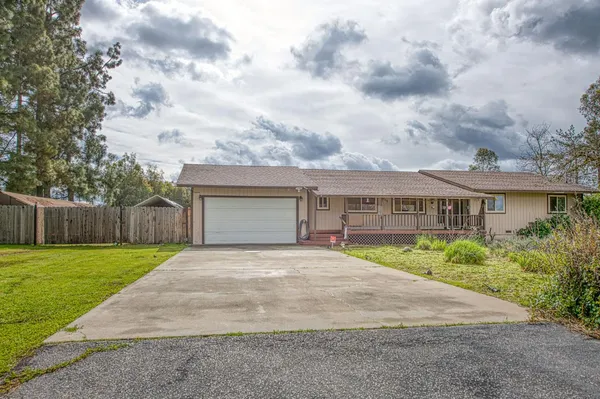 $450,000 | 25268 Ave 18 1/2, Madera, CA 93638