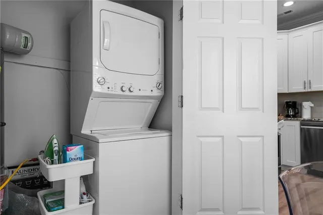 a view of kitchen with washer and dryer