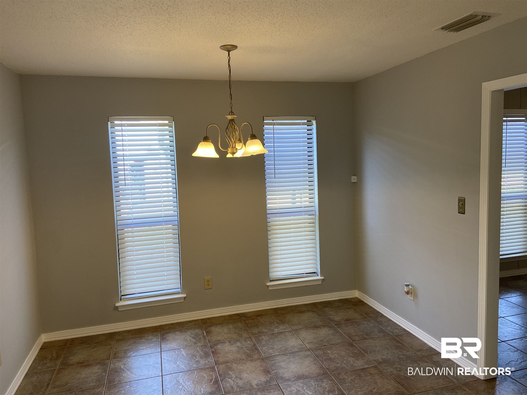 17896 Kendrick Road Robertsdale, AL 36567 - Photo 9 of 33 Gallery Image 9