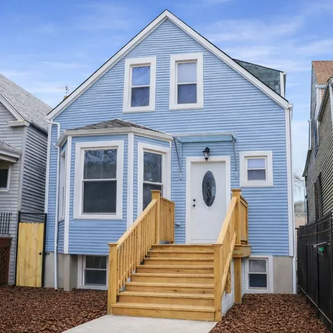 $4,500 | 4151 West Fullerton Avenue, Chicago, IL 60639