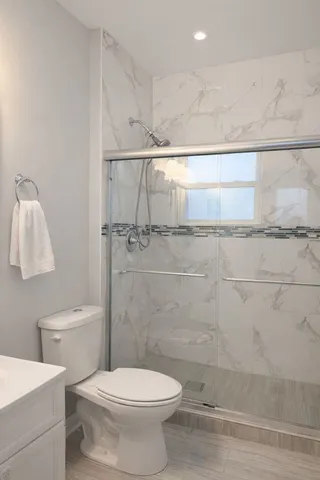 $4,500 | 4151 West Fullerton Avenue, Chicago, IL 60639