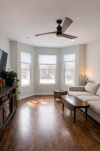 $4,500 | 4151 West Fullerton Avenue, Chicago, IL 60639