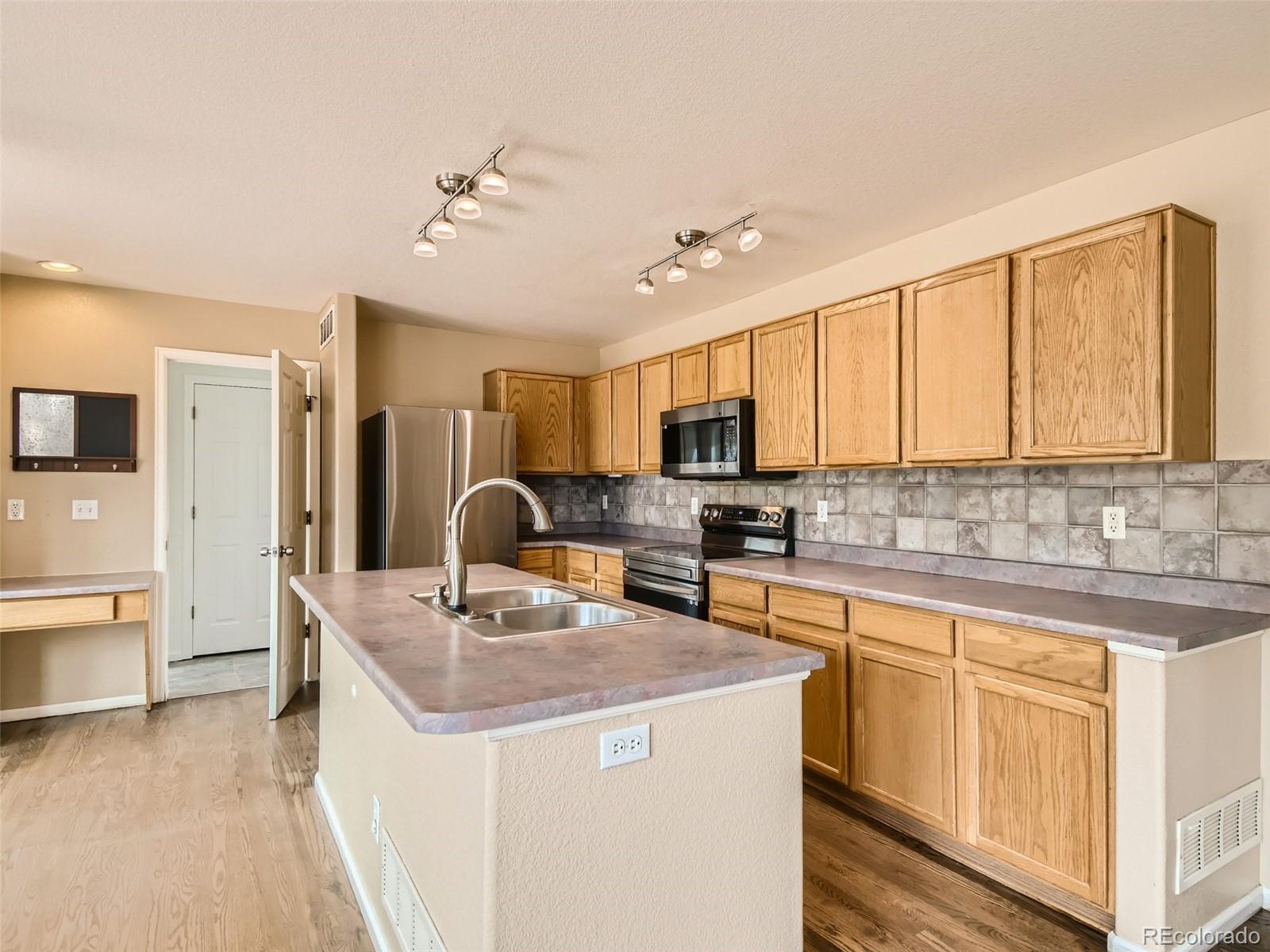 1301 Trail Ridge Road Longmont, CO 80504 - Photo 9 of 32 Gallery Image 9