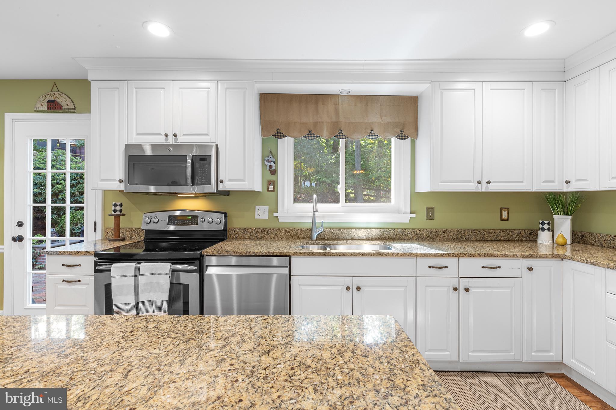 611 Bair Road Berwyn, PA 19312 - Photo 11 of 40 Kitchen