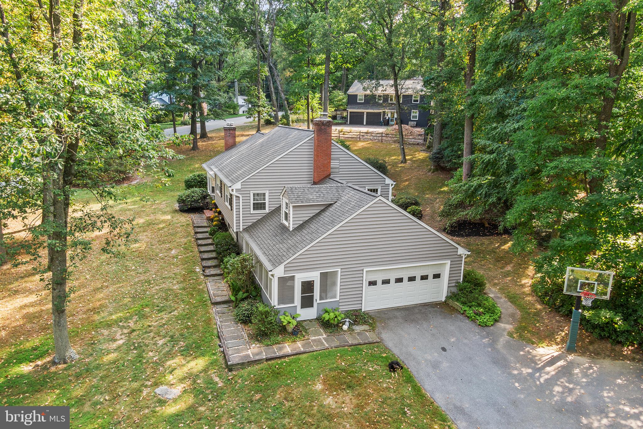 611 Bair Road Berwyn, PA 19312 - Photo 3 of 40