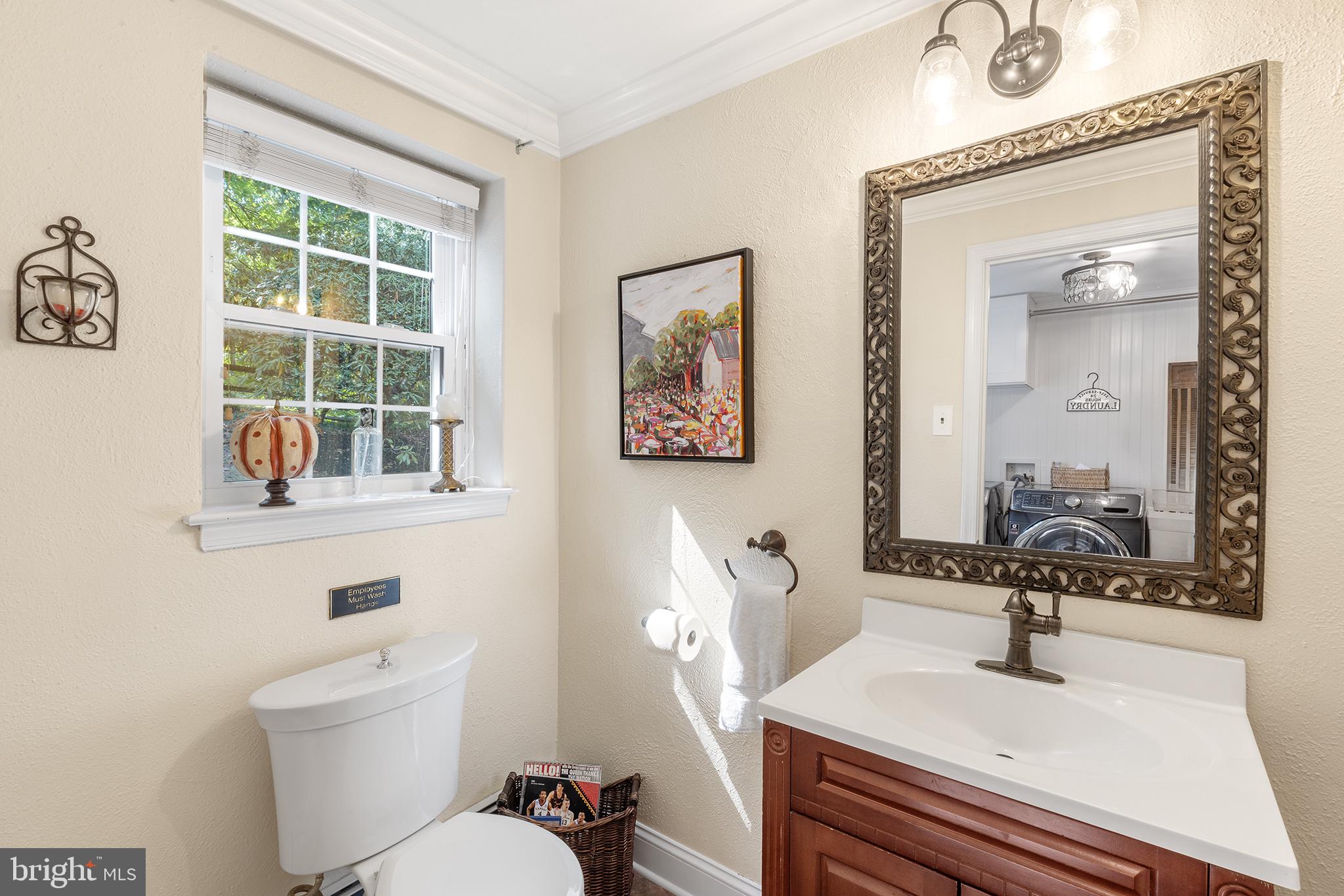 611 Bair Road Berwyn, PA 19312 - Photo 32 of 40 Powder Room