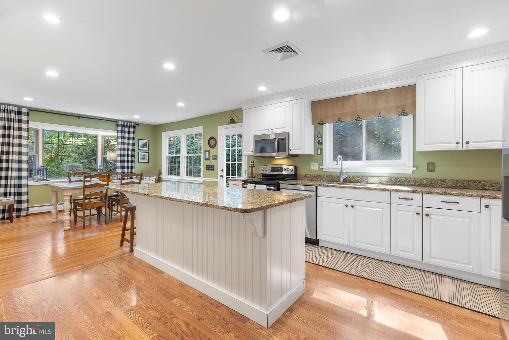 611 Bair Road Berwyn, PA 19312 - Photo 10 of 40 Kitchen