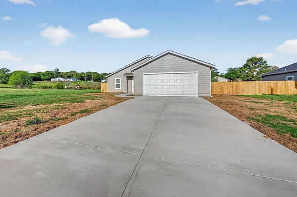 $315,000 | 412 Susan Drive, Kennedale, TX 76060