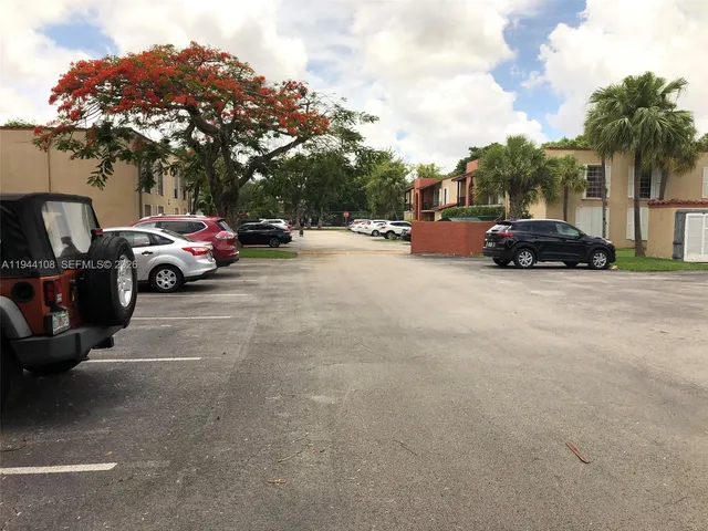 $1,950 | 10794 North Kendall Drive, Unit B14, Miami, FL 33176