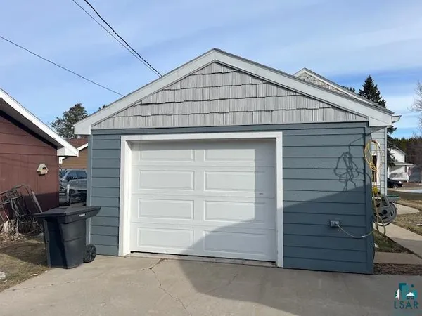 $119,900 | 1204 West 2nd Street, Eveleth, MN 55734