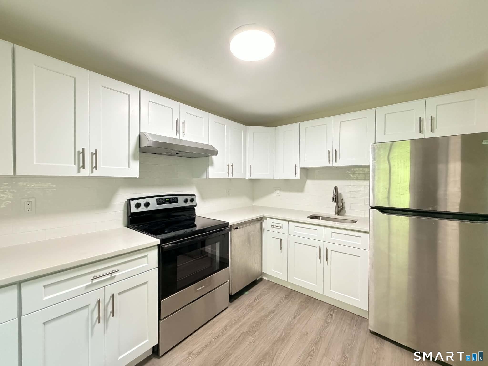7 Padanaram Road, Unit J243 Danbury, CT 06811 - Photo 4 of 19