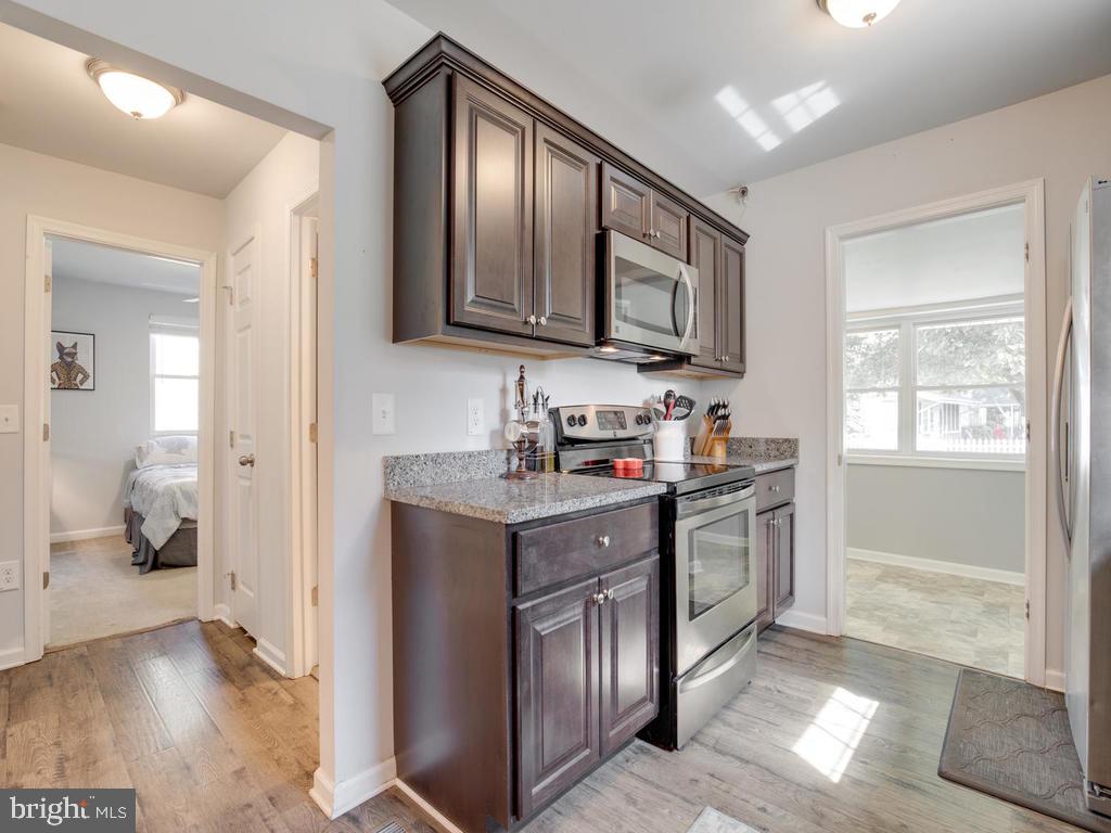 272 Riverside Drive Pasadena, MD 21122 - Photo 12 of 41 Gallery Image 12
