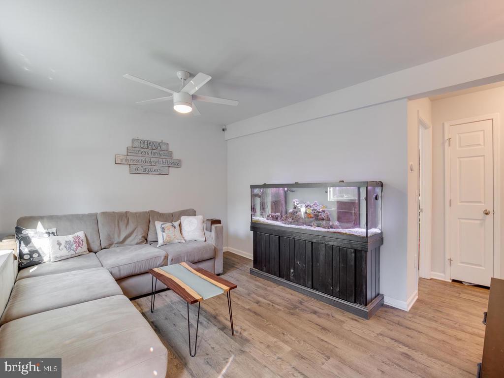 272 Riverside Drive Pasadena, MD 21122 - Photo 5 of 41 Gallery Image 5