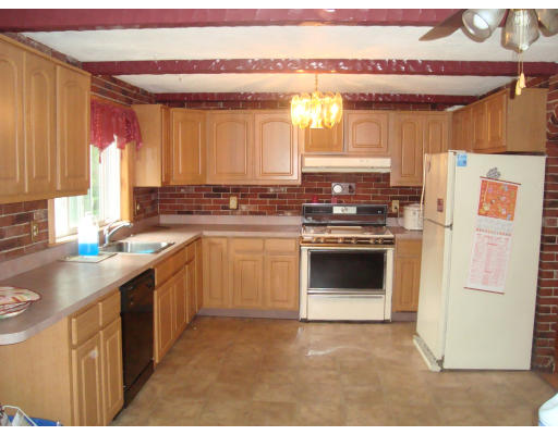 84 Beachview Road Boston, MA 02128 - Photo 4 of 10 Gallery Image 4