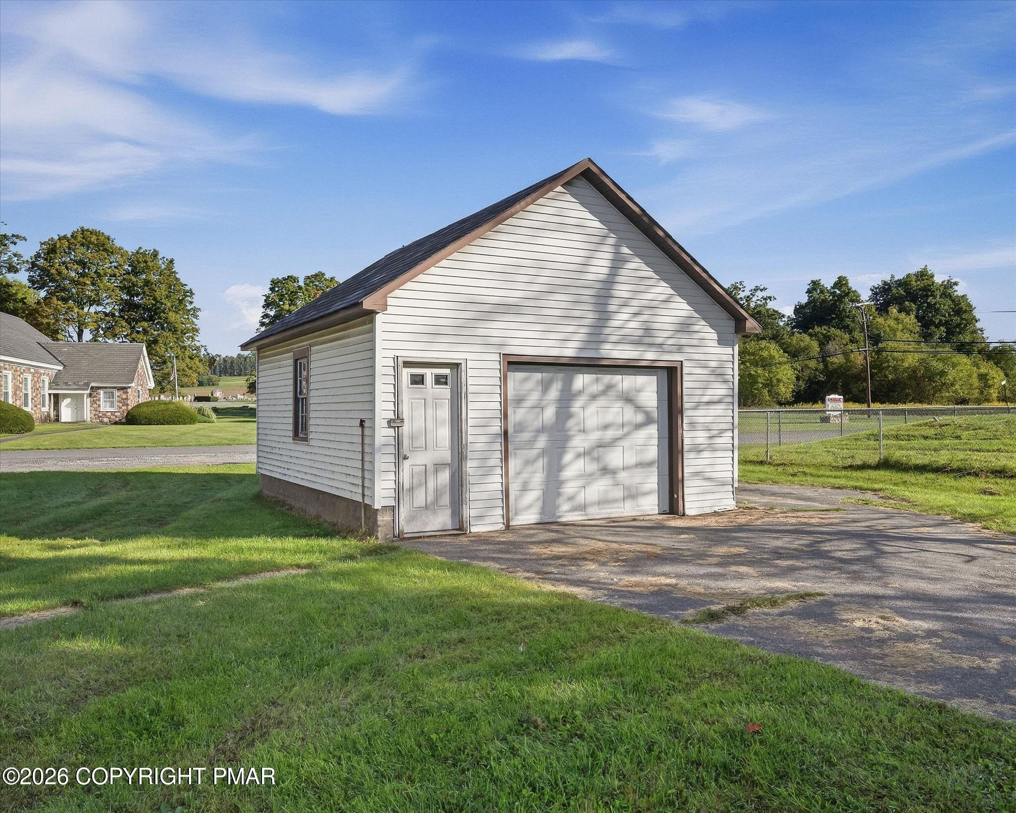 116 Corner Road Gilbert, PA 18331 - Photo 50 of 53 04-HomeView_Media-116_Corner_Rd