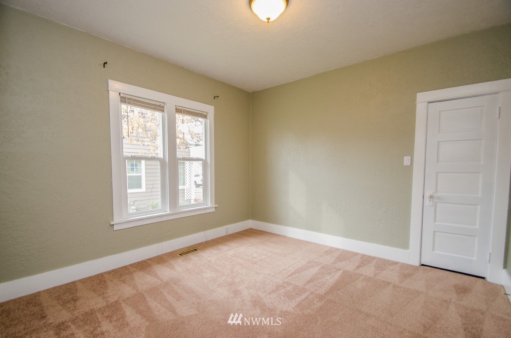 123 Southwest 3rd Street Chehalis, WA 98532 - Photo 8 of 24 Gallery Image 8