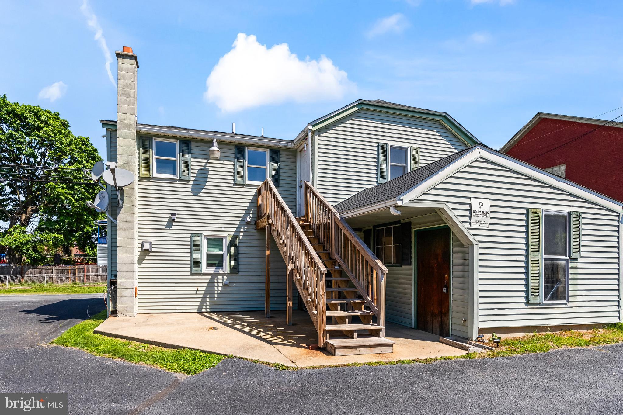 424 Spring Street Lebanon, PA 17042 - Photo 2 of 15