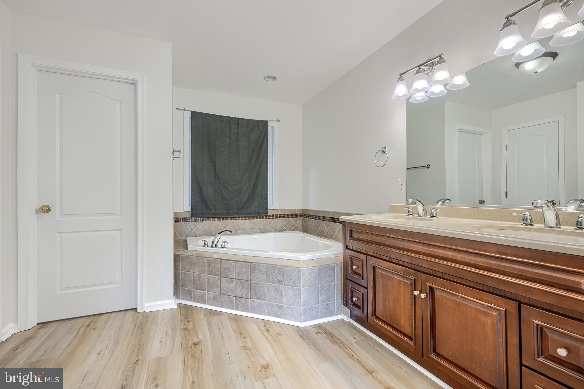 605 Paradise Road Aberdeen, MD 21001 - Photo 33 of 47 Primary Bathroom