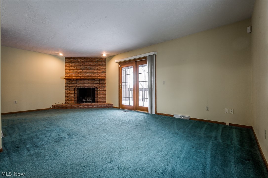 5045 Johnnycake Ridge Northeast Canton, OH 44705 - Photo 19 of 35 Living Room