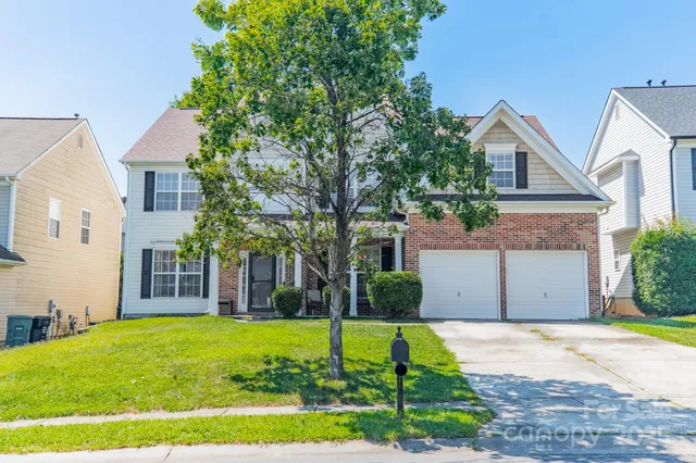 a house view with a outdoor space