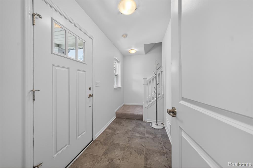 3534 South Rochester Road Royal Oak, MI 48073 - Photo 4 of 25
