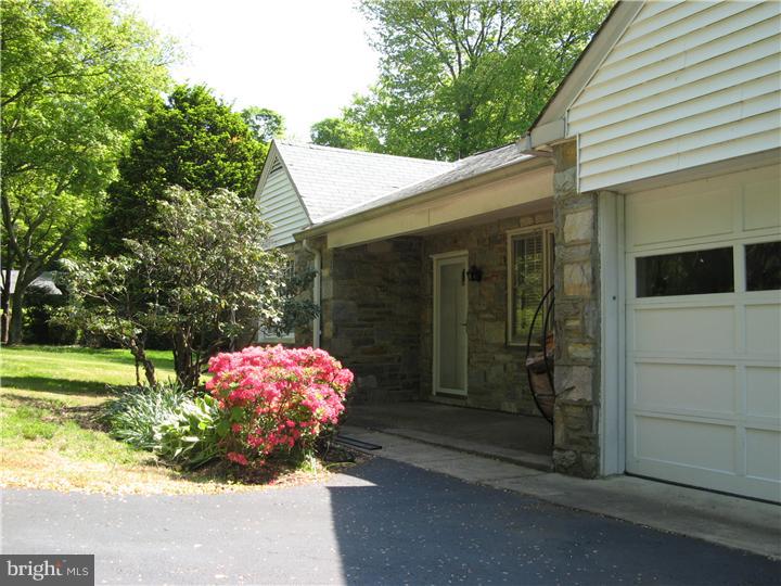 2545 Mansion Road Huntingdon Valley, PA 19006 - Photo 2 of 24 Exterior Front