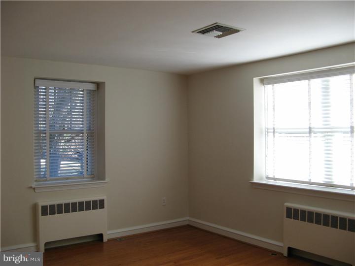 2545 Mansion Road Huntingdon Valley, PA 19006 - Photo 11 of 24 Bedroom - Main